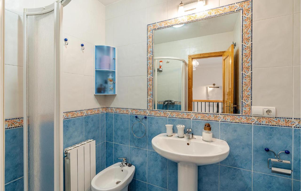 3 Bedroom Stunning Home In セネス・デ・ラ・ベガ エクステリア 写真